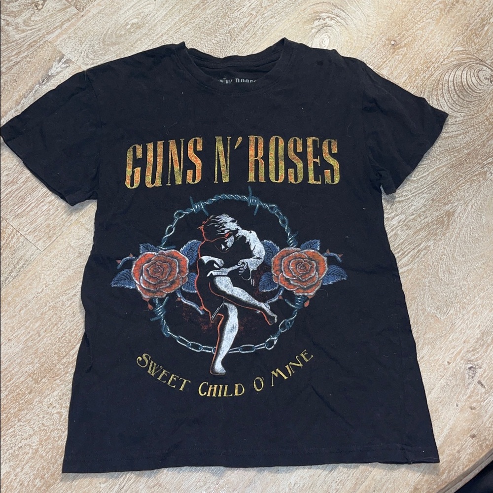 Womens Guns n Rose's Sweet Child O' Mine black tee size XS by Guns n Roses.